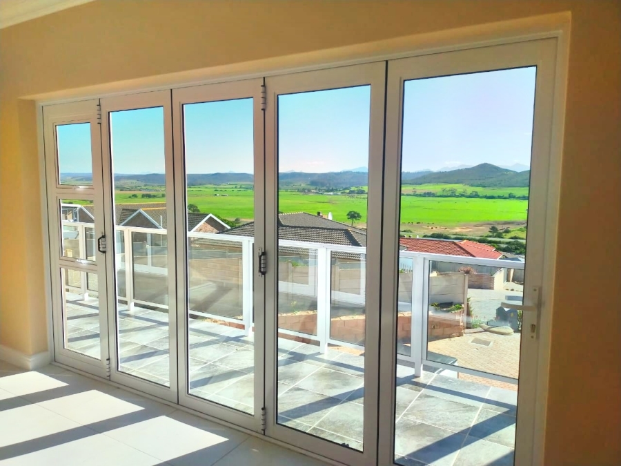 3 Bedroom Property for Sale in Reebok Western Cape